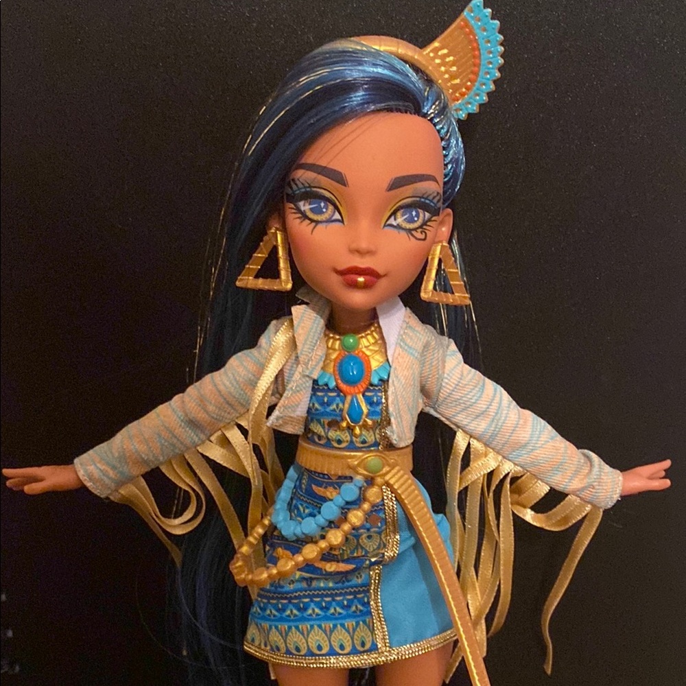 Monster High Cleo DeNile Doll (accessories included)